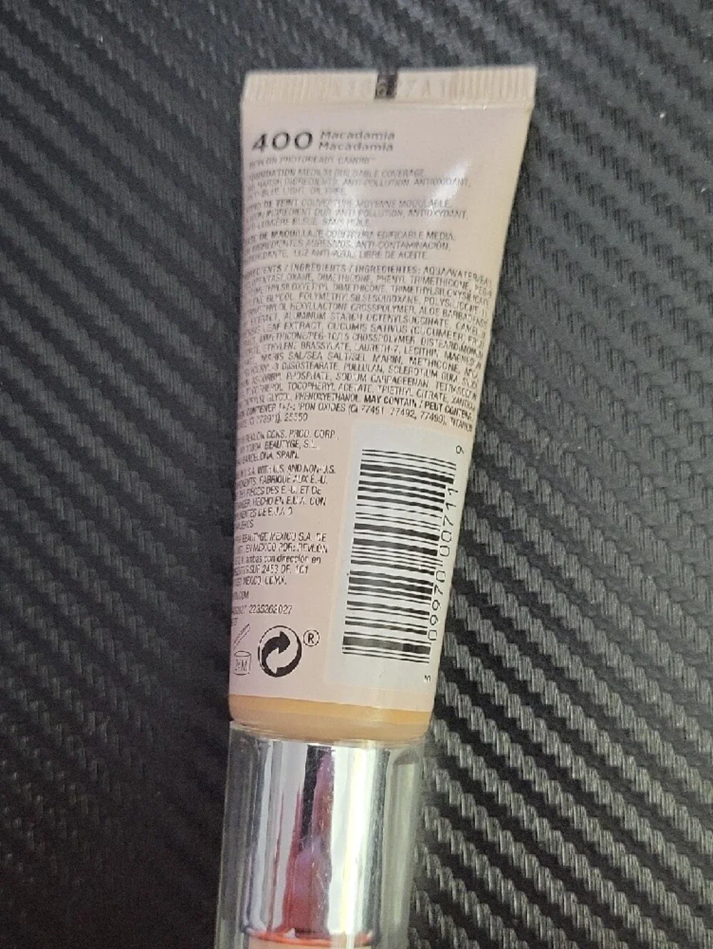 NEW Revlon Candid Natural Finish Foundation‎ - 400 Macadamia